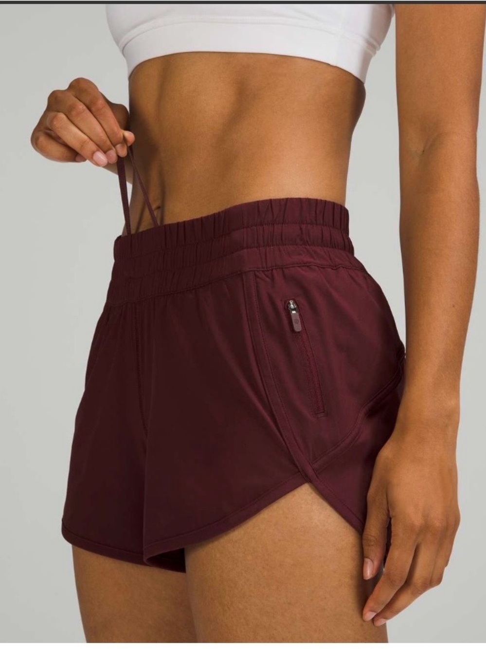 Lululemon Tracker Short 4"
Red Merlot